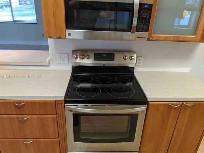 Building Photo - 6991 Coolidge St