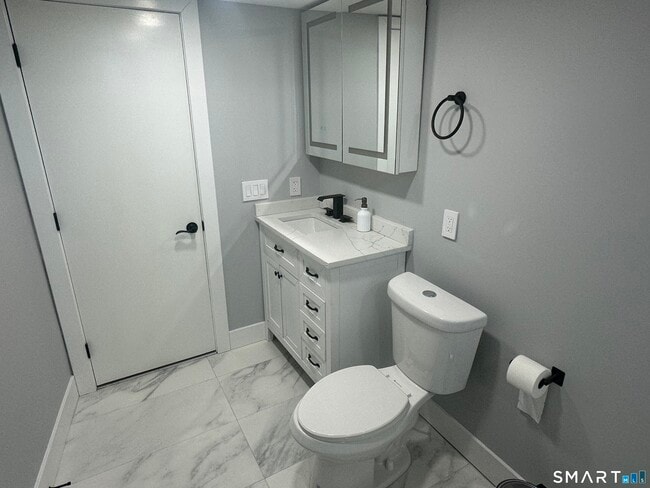 Building Photo - 9 Woodacre Ln