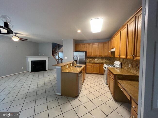 Building Photo - 47670 Loweland Terrace