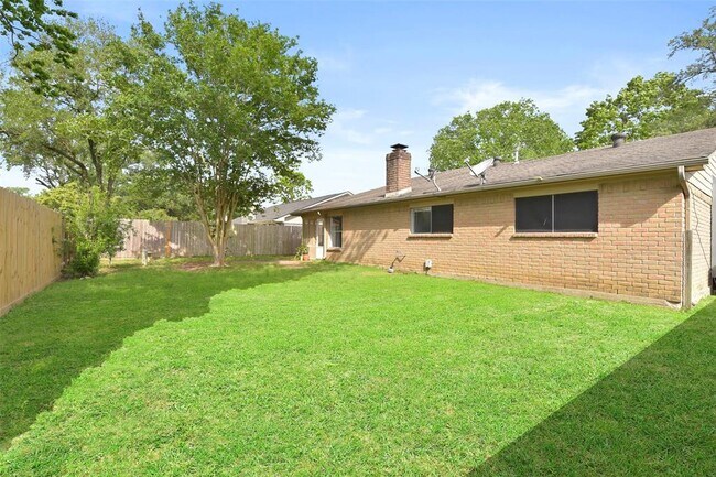 Building Photo - 15823 Fox Springs Dr
