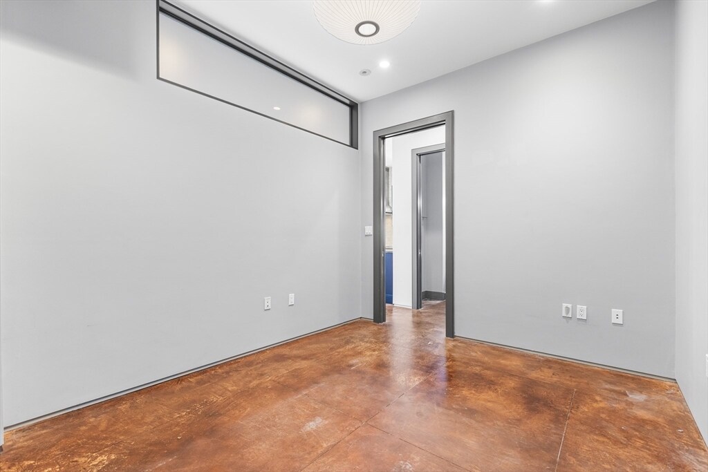 Building Photo - 36 A St