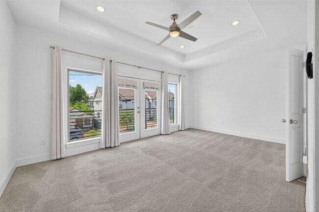Building Photo - 1806 Schweikhardt St