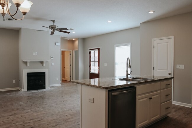 Building Photo - Family Home in Shelbi Place Available Aug ...