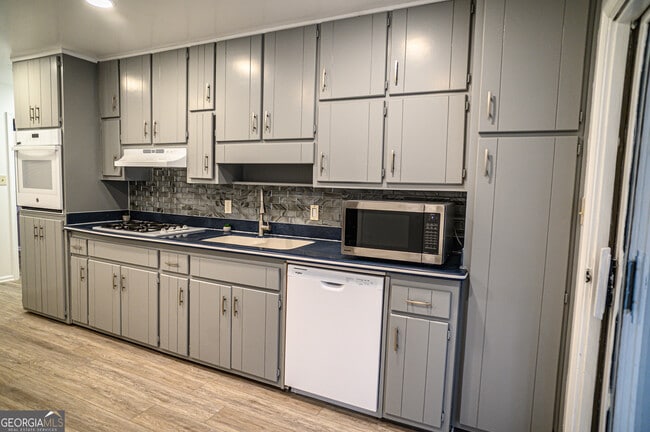 Building Photo - 390 Stoneridge Way