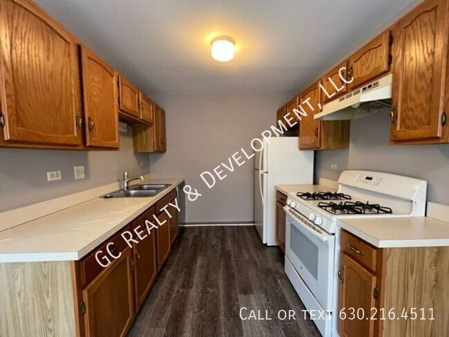 Building Photo - 737 Candleridge Ct