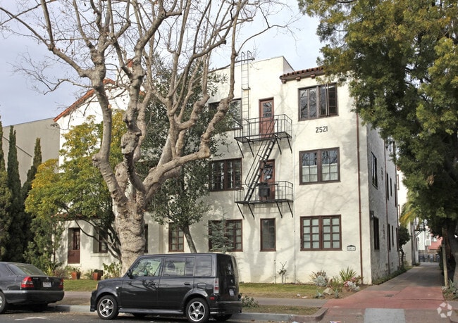 Primary Photo - Embassy Apartments