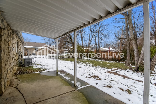 Building Photo - 8724 Montery Rd