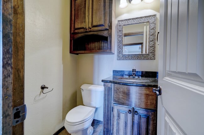 Building Photo - 812 Ryan Rd