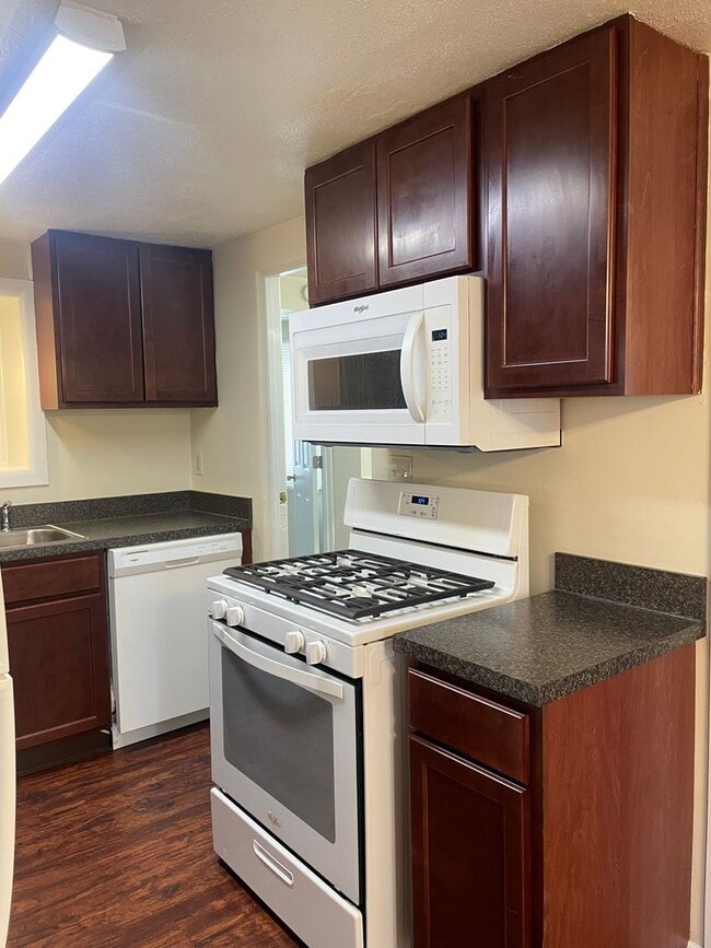 Building Photo - 1144 Prince Dr