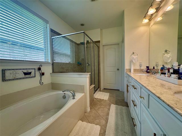 Building Photo - 9304 Moon River Dr