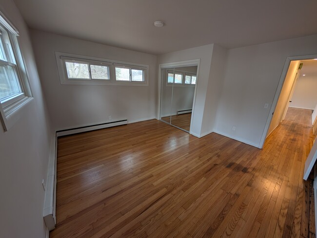 Master bedroom - 5517 Fieldstone Ln