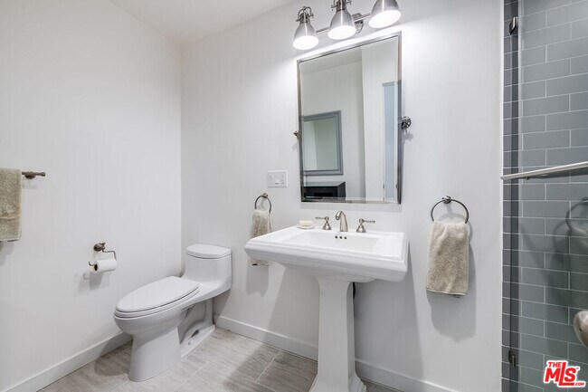 Building Photo - 134 La Plata