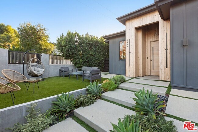 Building Photo - 4803 Lemona Ave