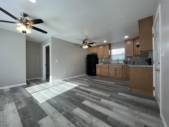 Building Photo - 26204 Underwood Ave