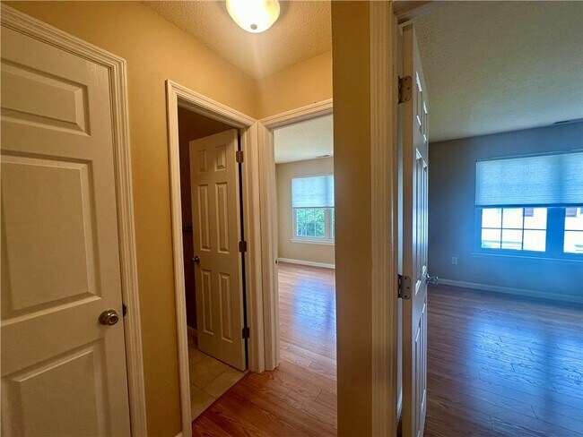 Building Photo - 112 Cartwheel Ct