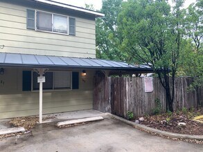 Building Photo - Walk to the Comal River, Schlitterbahn, & Downtown NB /1/1 Duplex with Courtyard! Includes Fridge...