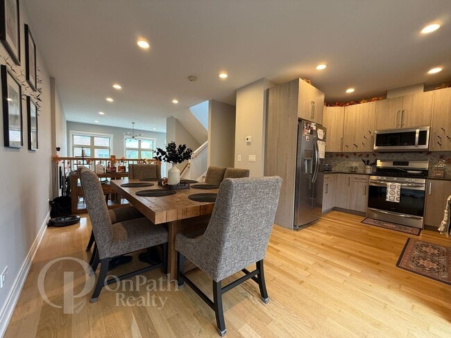 Building Photo - 6844 W 65th St