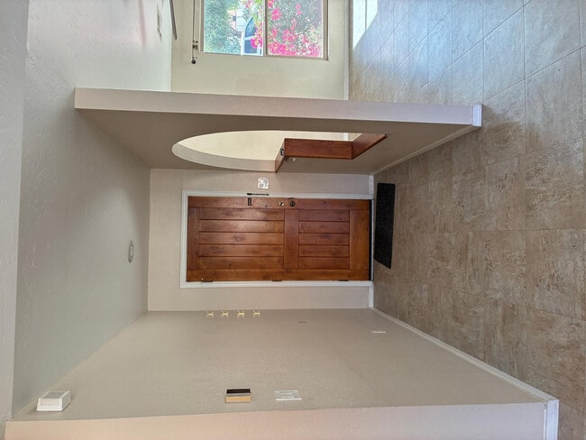 Building Photo - 5580 W Kesler St