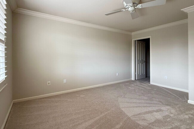 Building Photo - 1876 Heritage Way