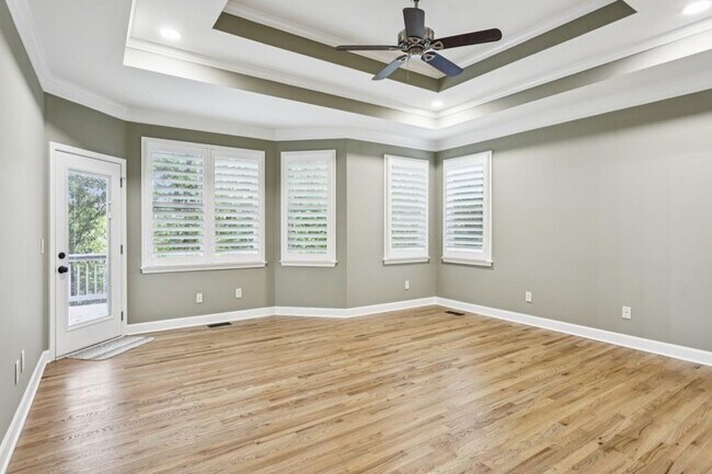 Building Photo - 5032 Hickory Hills Dr