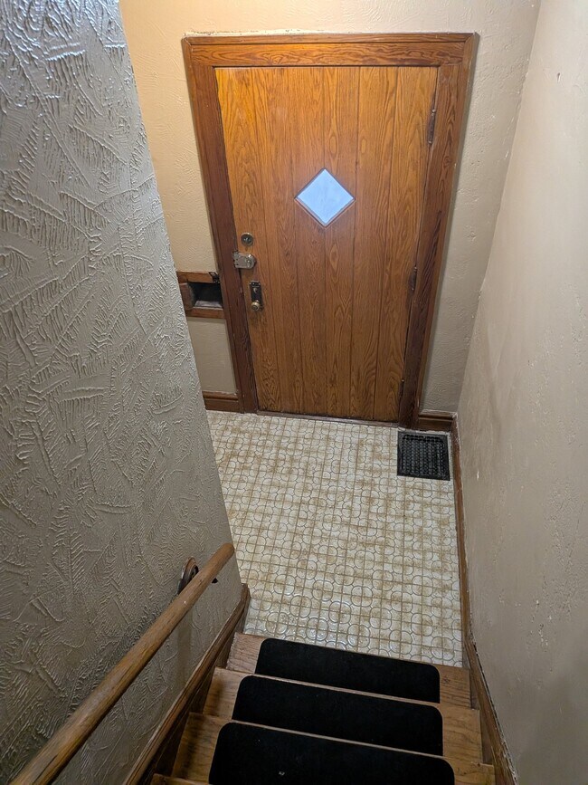 Building Photo - 4825 Farlin Ave
