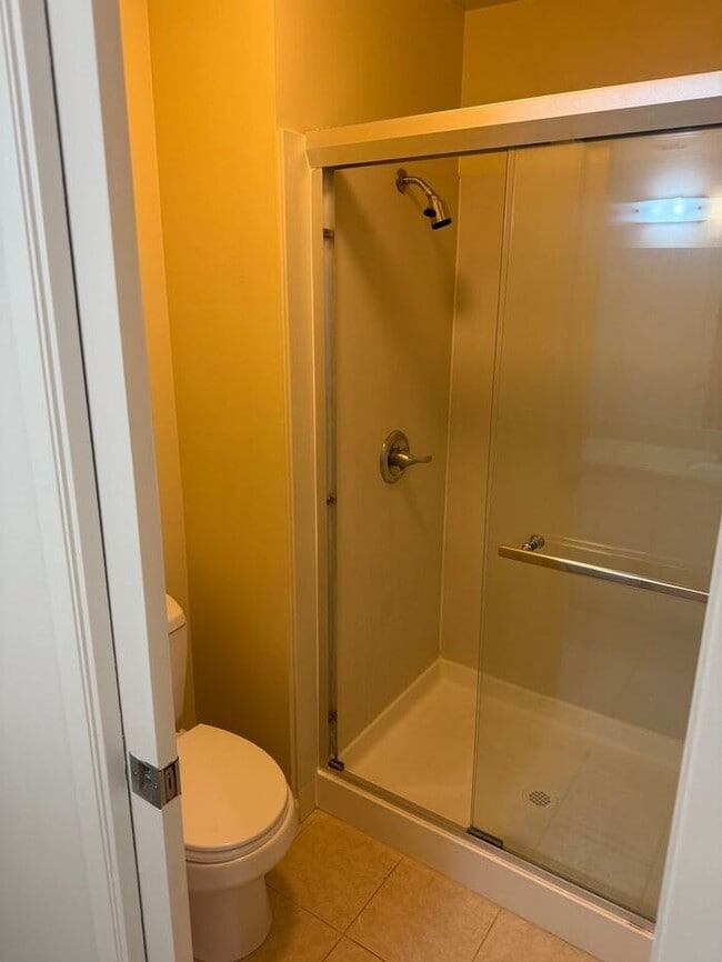 Building Photo - Great 2 Bedroom 2 Bath Townhouse