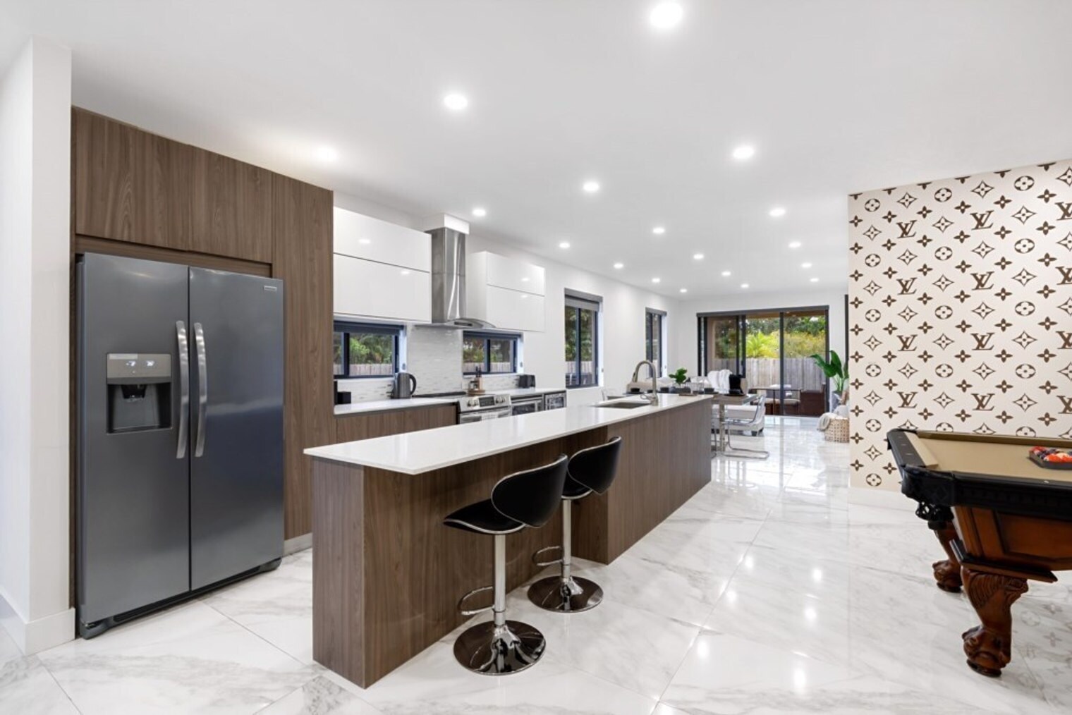 Building Photo - 826 SW 14th Ct