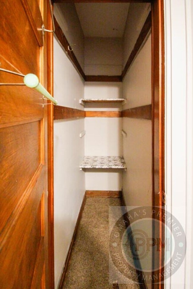 Building Photo - 530 Park Ave