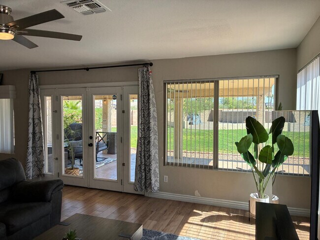 Building Photo - 13717 N 80th Ave