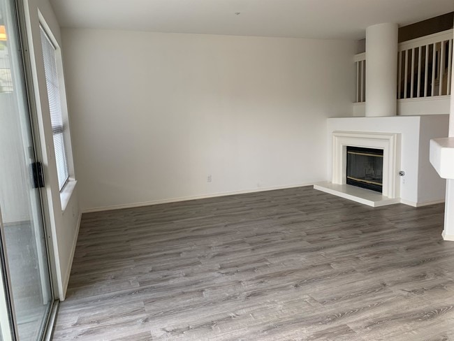 Building Photo - 563 Shoal Cir