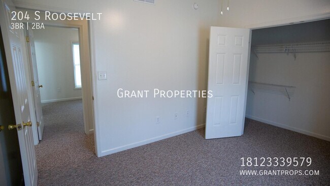 Building Photo - 204 S Roosevelt St