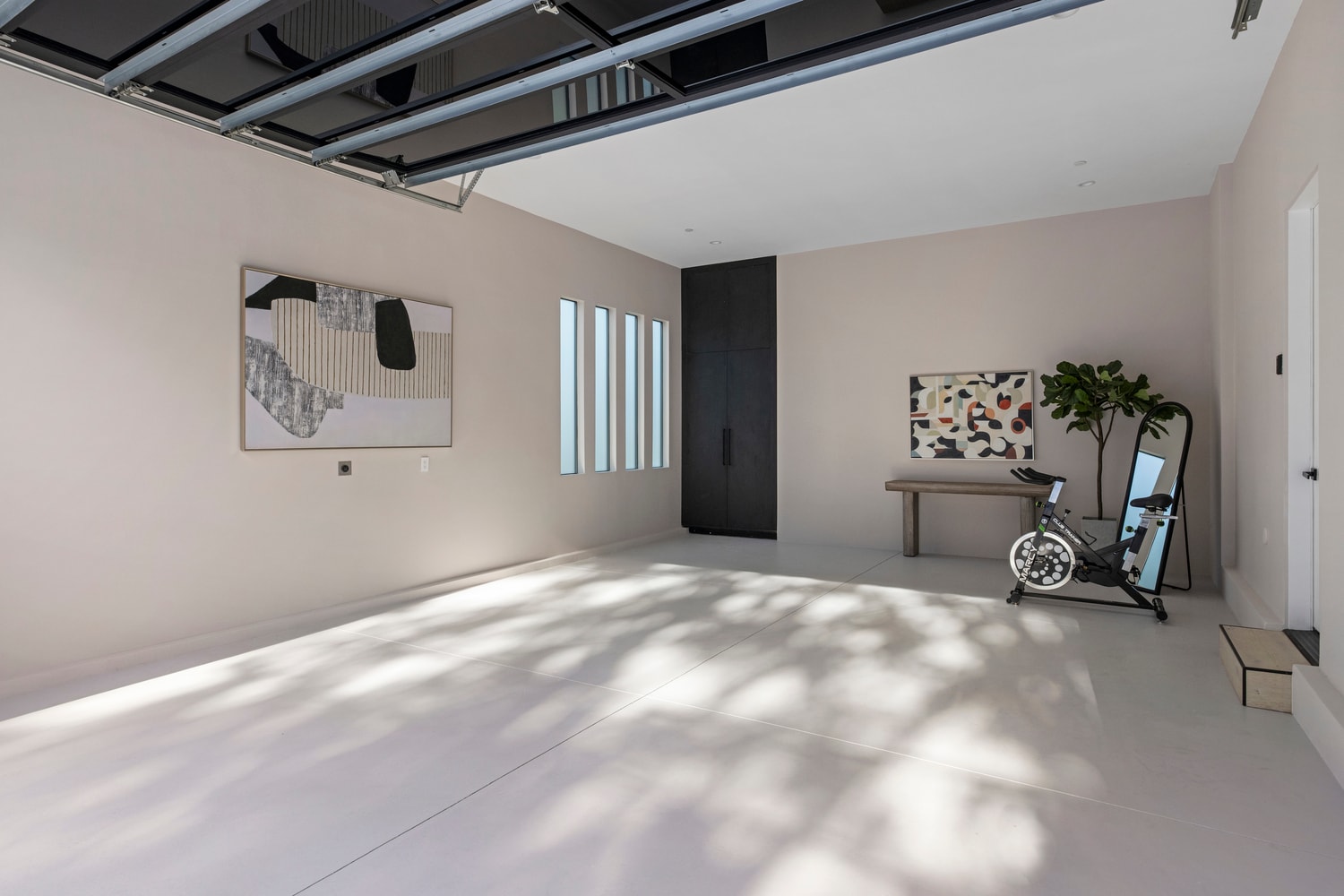 Building Photo - 22020 Alizondo Dr