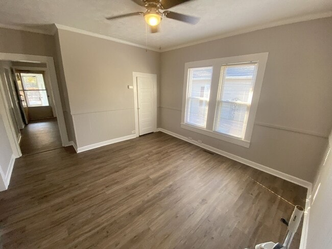 Building Photo - 2bd/1ba Renovated House near Downtown w/ Huge Fenced Backyard & 2 Carport