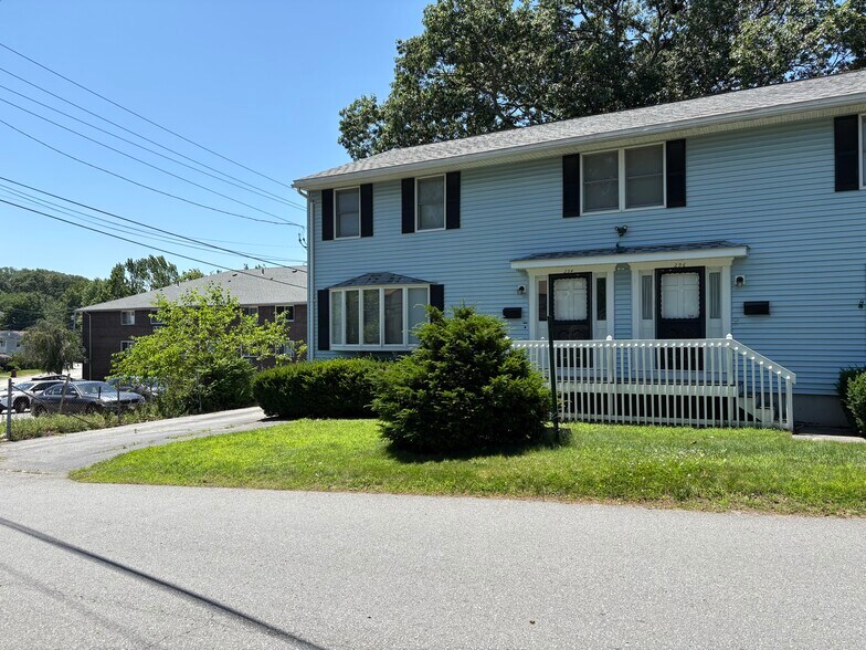 Outside Front Left Unit - 294 Humphrey St