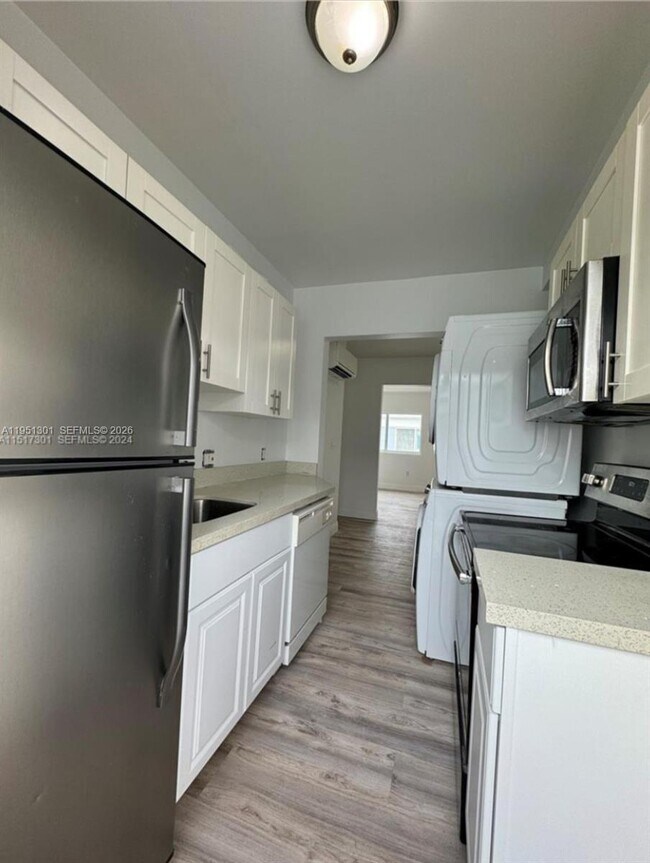 Building Photo - 1248 Marseille Dr