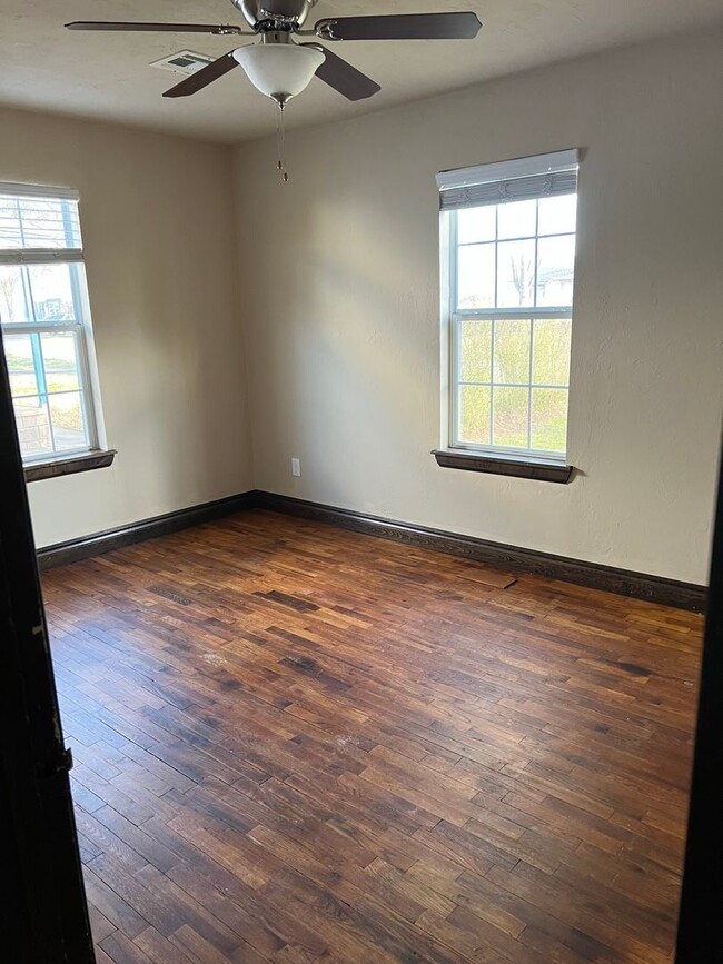 Building Photo - Cute Home for Lease