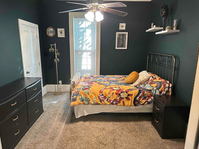 Building Photo - 639 Park St