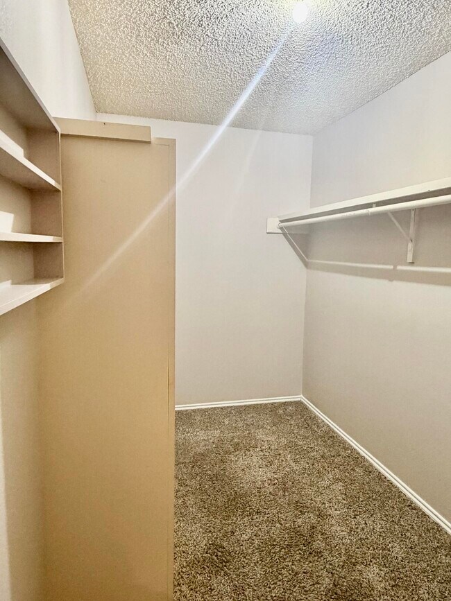 Building Photo - 3315 78th St