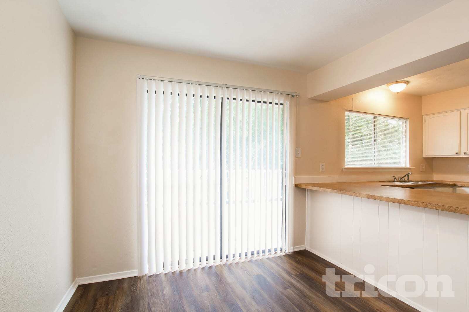 Building Photo - 8610 Pine Shores Dr