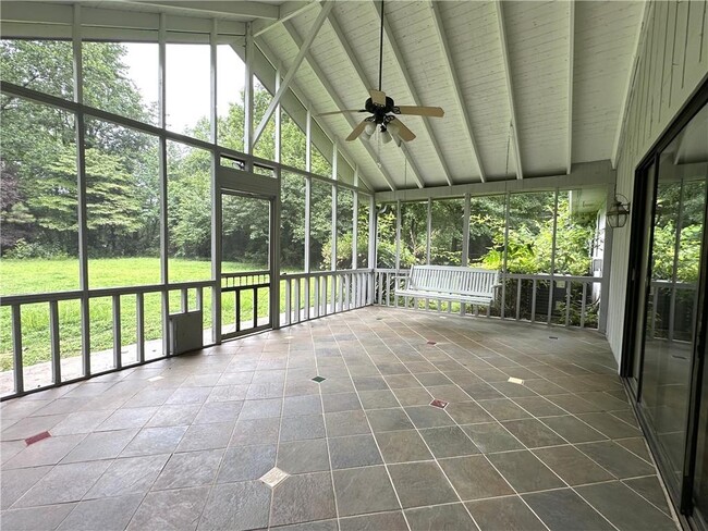 Building Photo - 3559 Ulster Ln NE