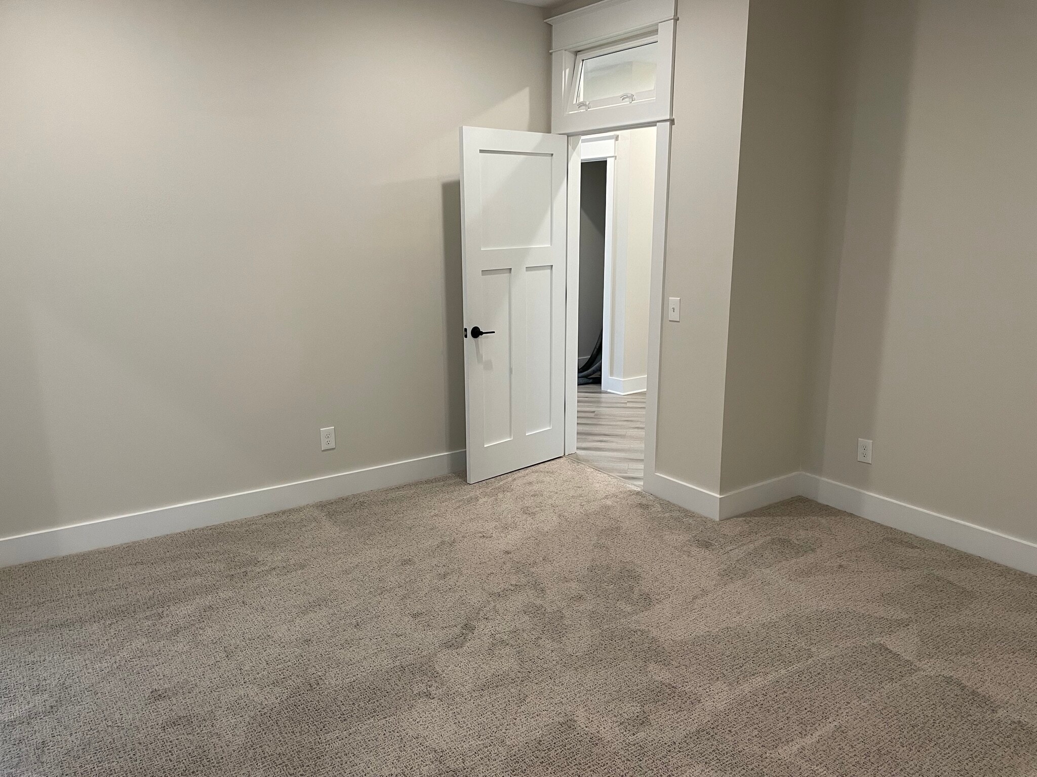 Bedroom/Bathroom #1 - 516 Phoenix St