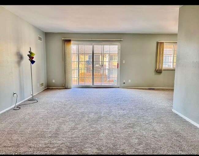 Building Photo - 6121 Orchard Lake Rd