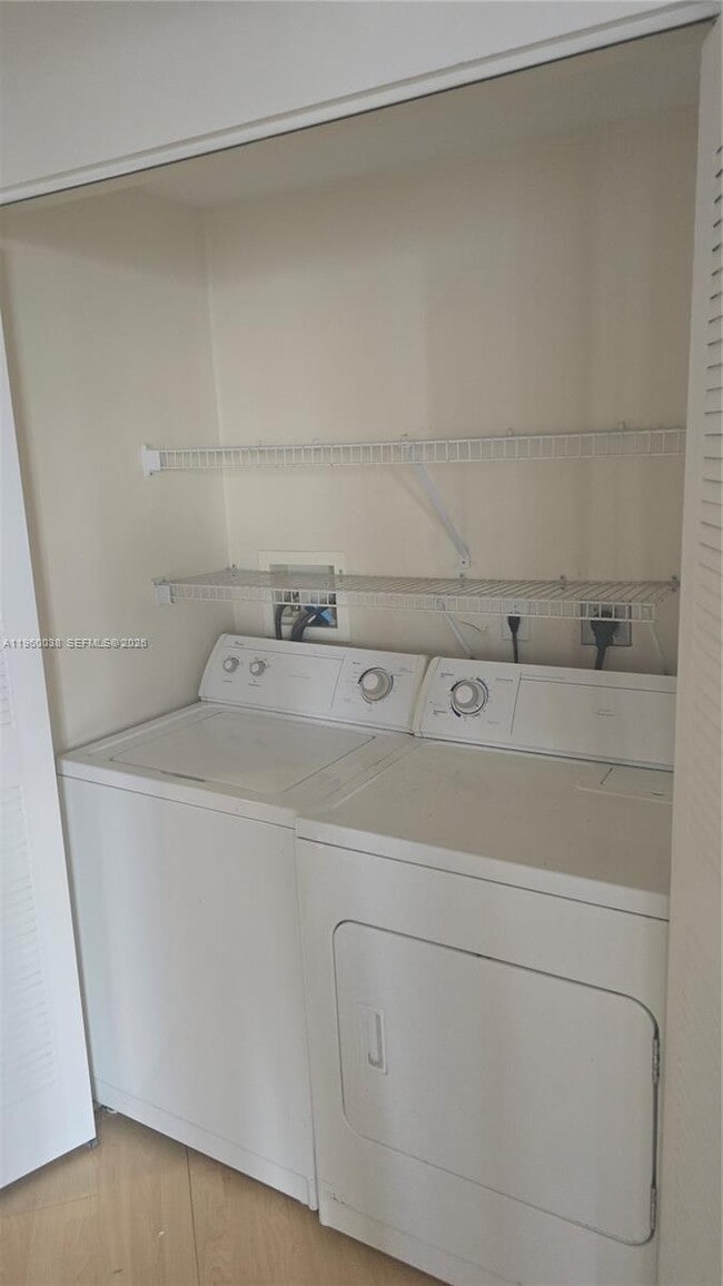 Building Photo - 1919 Van Buren St