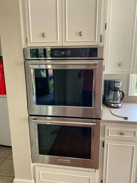 Building Photo - 1414 Dinglewood Dr