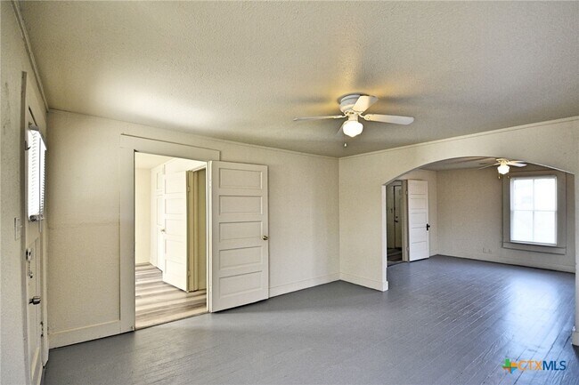 Building Photo - 875 Porter St