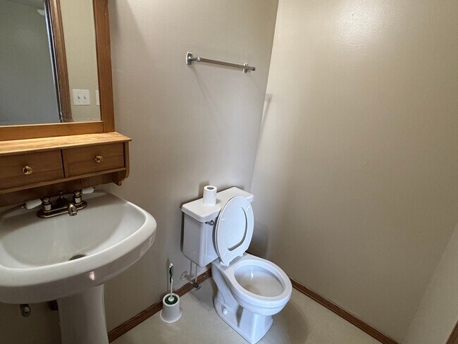 Building Photo - 5 Shawnee Acres Cir