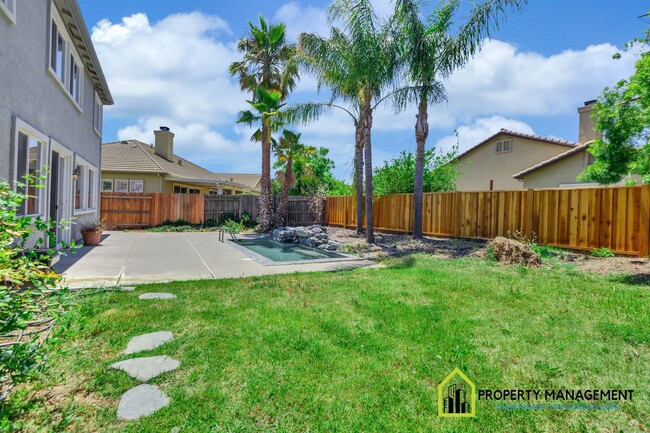 Building Photo - Luxury 5-BR Home Rental in Elk Grove