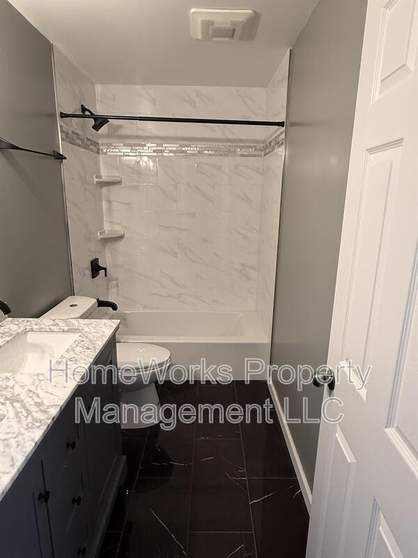 Building Photo - 1139 Hull St