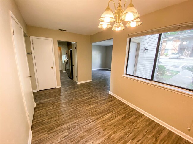 Building Photo - 1445 Willow Bend Way