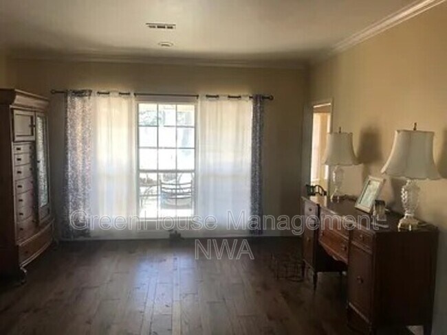 Building Photo - 1207 N Mallard Ln